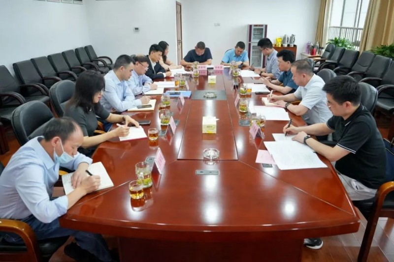 湖南省供銷合作總社黨組書記、理事會主任周曉理調研公司并主持召開座談會